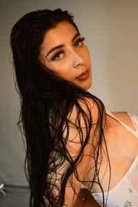 LianneRougue_ Wet 4 U Pic 3