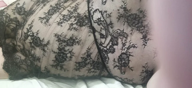 tipko123 lingerie in bed Immagine  4