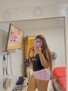 isabella_rossee_ horny girl Pic 4