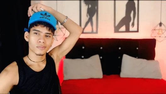 Skinny_cute_AlyerのPublicの 2枚の写真