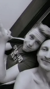 Public od GayCoupleVERS  snímek