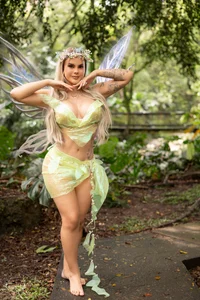 TinaMercier Careful… This Fairy Casts Spells 🪄 🧚🏻🌸 Foto 4