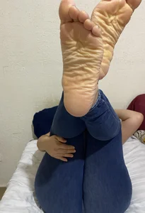 MarleiyC Clean Feet Pic 2