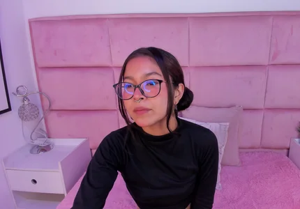 Marianna_Ray_ Hi, this is me 💜 Pic 4