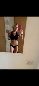 ScarlettGold_: Public ( 6 фото)