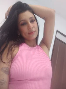 MariaJoseWalker I’m live now, 8:30 AM to 3:30 PM (Colombia) 💗 I feel so shy today… but only for you. Come closer an Foto 3