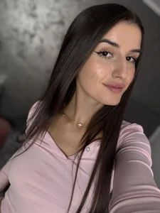 FreyaAllen Public Kuva 6