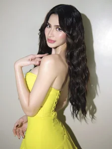 LustSaint yellow 💛 Pic