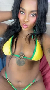 KAROL-SCOTTBrazilian Babe 👙 Bild