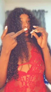 Honeybeespecial New post lady in red Εικόνα