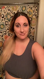 Busty_Lusty_Bri Public Pic 5