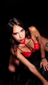 Lunamistyc My skin is a poem that only a few know how to read. 💋📖 Immagine  4