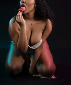 sky_velvetx Public Pic 7