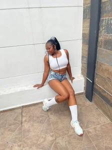 ebony_cristal_1 Public Pic 3