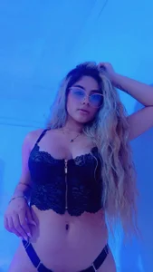 Public de Sharon_Storm  2 Imagens