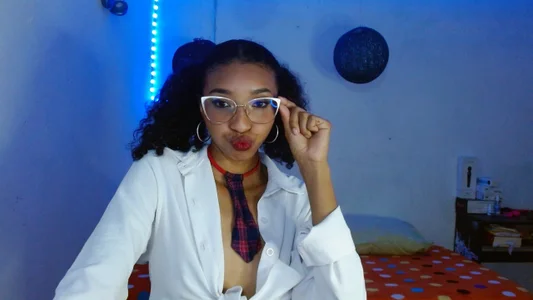 sensitive_brunette 😎 Pic 2