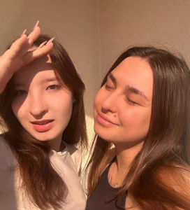 OdellaBlumera sunbathe together Pic 3