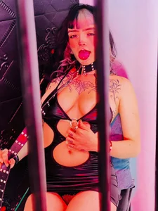 Samantha_Smiith sleeper Pic 4