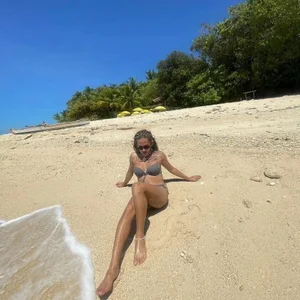 CountessRuby the bitch is on the beach slika 2