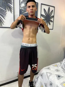 Public de charless_falcon  2 Imagens