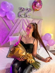 Amelia_Saenz_ 🎊 Its My Birthday 🎊 Pic 6