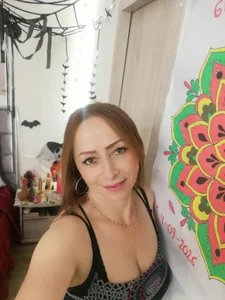 Giovanela_rose 🔥 Sweet face, naughty thoughts… can you handle both? Pic