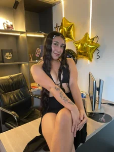 miaa_scott7 In my office 🤭 slika 2