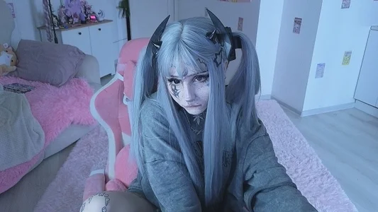 A cyber girl has to please you de Nana_stolass Foto