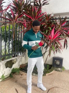 mike_aly 𝐑𝐨𝐦𝐚𝐧𝐭𝐢𝐜 𝐌𝐚𝐧 🌹 Εικόνα 5