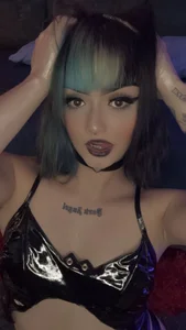 Liza_Sweettの💙Submission looks good on me, don’t you think? Just say the word, Master…👅の 6枚の写真