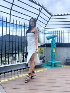 _ArianaToroo Public  3. fénykép