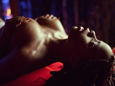 LindaBird Pool Pic 4