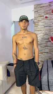 kinkyhouse_xxxx Public Foto