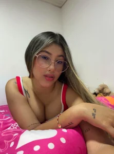 VickyThomass Public Foto