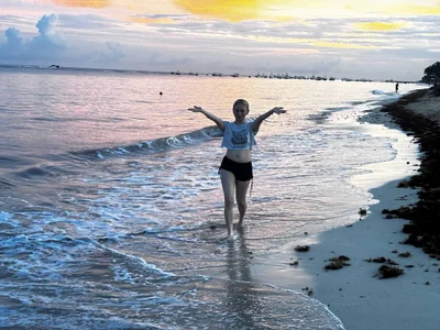AzaLiza I’m at the seaside Bilde 2