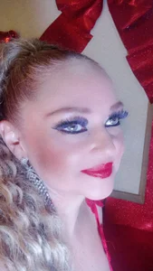 Alejaa__Fox Be sure to select Aleja as a favorite and follow her ! Pic 4