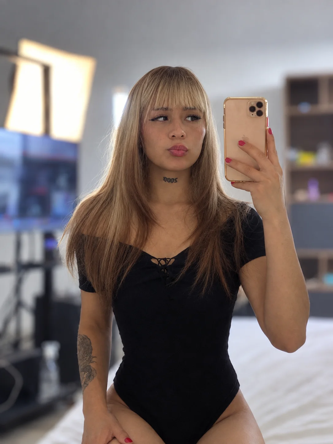 Трендове зображення  4498 Katha_Valmont