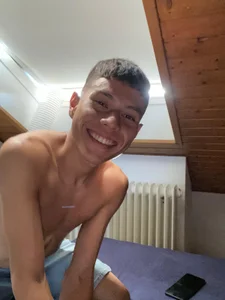 Little_liam It's me ☝🏼🤓 Gambar 2