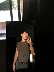 Max_silver_Mirror🪞 Bild