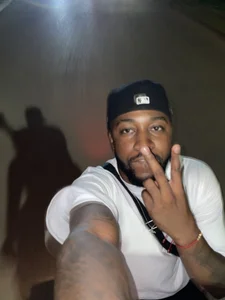 Drake_Nassir4: Public ( 3 фото)