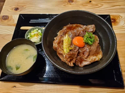 ERIKA-JP-168130 精肉店経営レストラン butcher's restaurant Pic 3