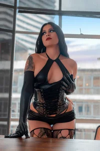 Julieta_RussellPublic图片