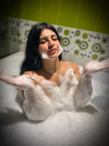 Sofiaa_Bloom Tender girl Bilde 3