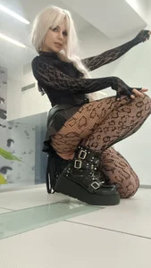 blonde de CassieEvans  5 photos