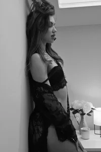 LuisaSin the curves of my body Pic