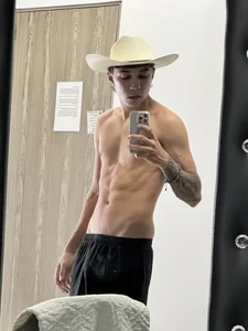 Rhaegal_hot 🤠🐉 Pic 3