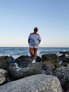 AnnaHot Public Pic 6