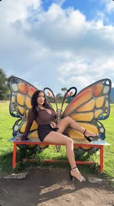 serena_willow a different day Gambar 7