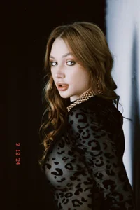 Alisa-Wet Public Hình 4