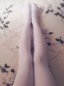 xiaoxiao923 高跟鞋，丝袜，你喜欢的。 Pic 3